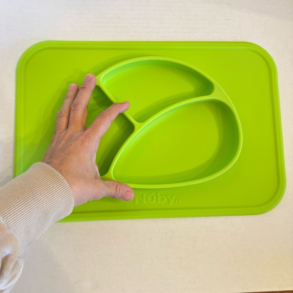2 Piece Set Nuby Sure Grip Silicone Miracle Mat Feeding Placemat Toddler Baby